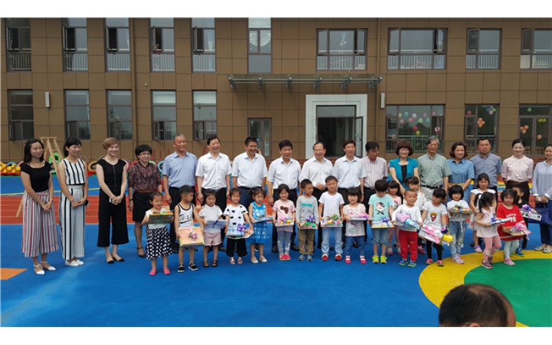 杜世源市長蒞臨仙鶴幼兒園六一慰問